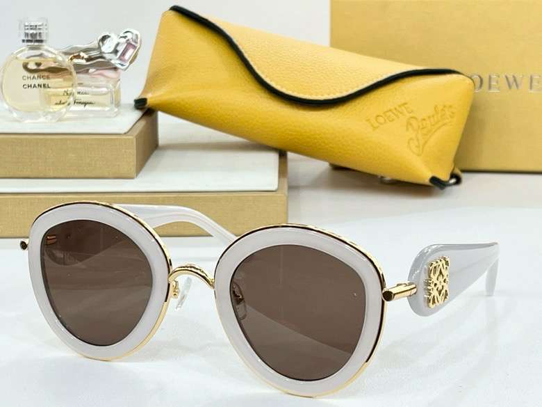 Picture of Loewe Sunglasses _SKUfw56575904fw